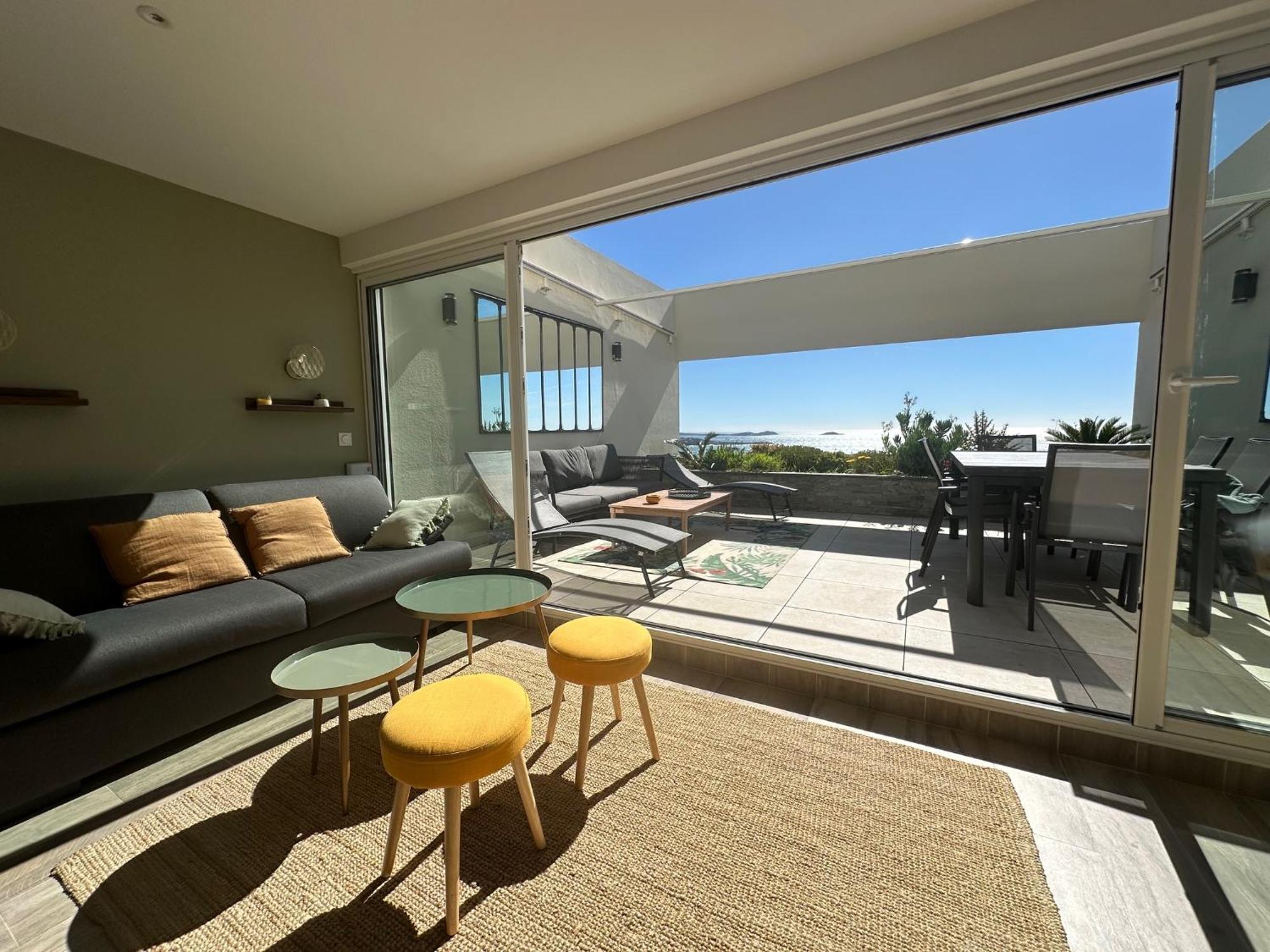 Superbe T2 44M2 - Grande Terrasse Vue Mer Panoramique Exceptionnelle Piscine - Parking Bandol Exterior foto